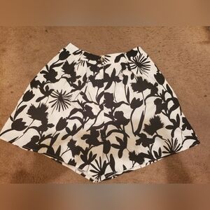 Floral Black and White Women's Shorts